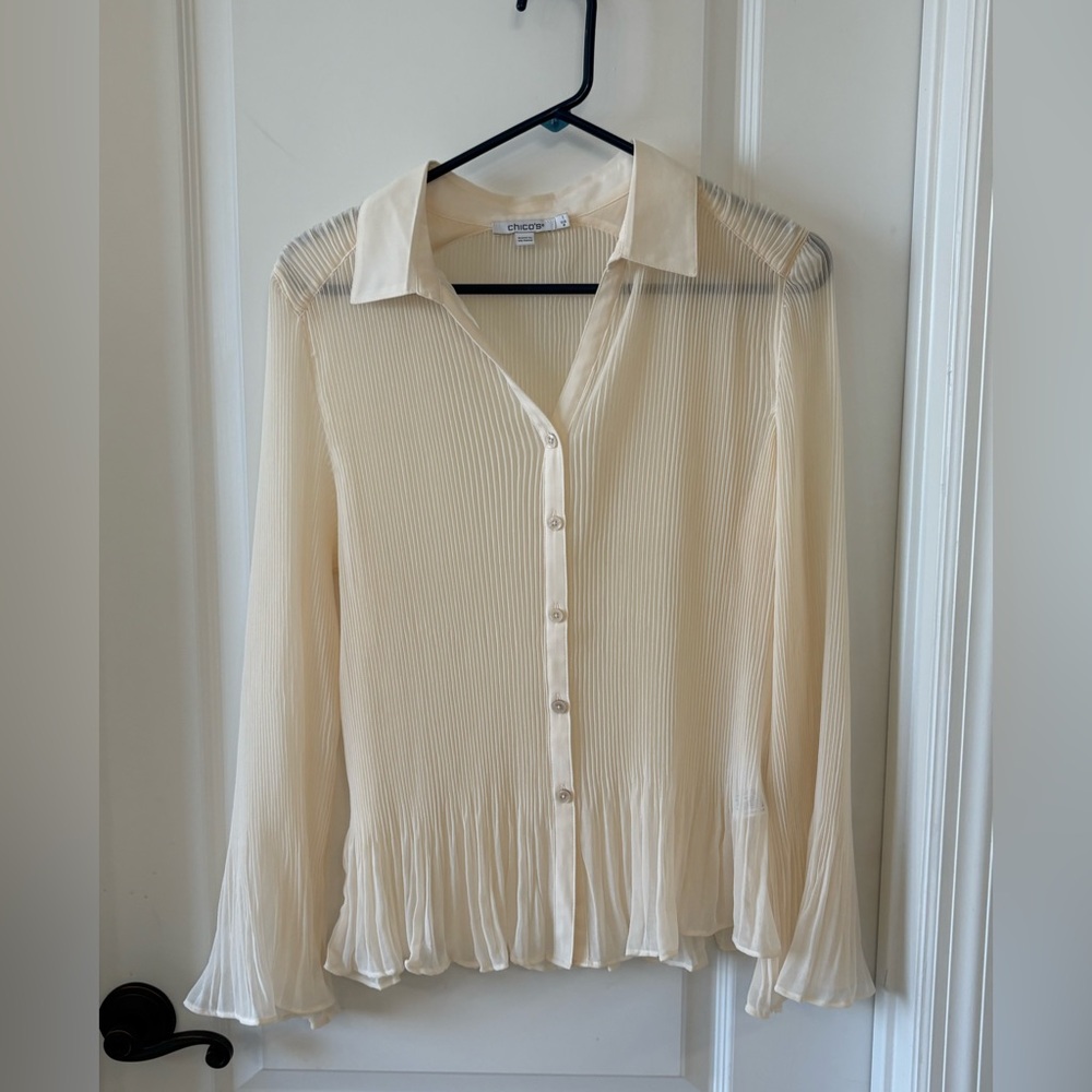 Chico’s Ivory Sheer Pleated Button Front Blouse Size 8/Medium